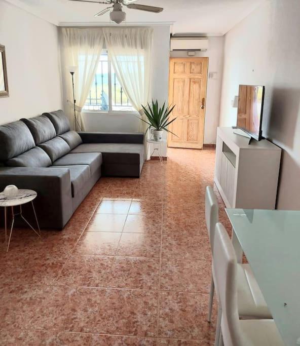 2 Bedroom Apartment. Orihuela. 외부 사진